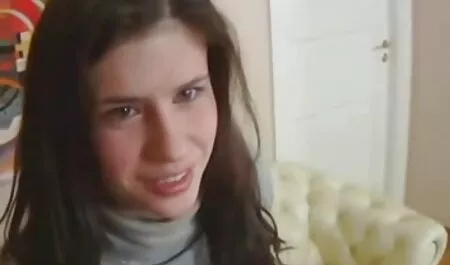 Les jeunes Russes se battent. video porno gratuit télécharger