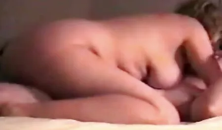 La fille taquine le vieil film x pournou homme avec du Viagra.