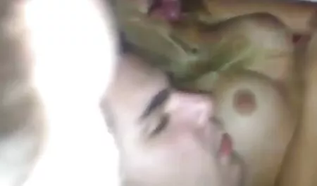 Un gros porno sex video gratuite pénis dans le cul.