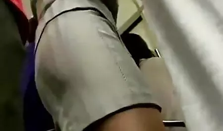 J'ai une films x amateur fille avec une bite poilue dans son vagin serré.