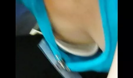 Petite amie pète chauve sur le toit. vidéos de films porno gratuit