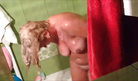 La brune suce film porno gratuit portugais la gorge profonde.