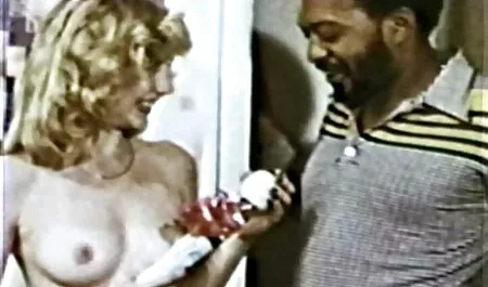 Filles video française x gratuite blondes entre les seins.
