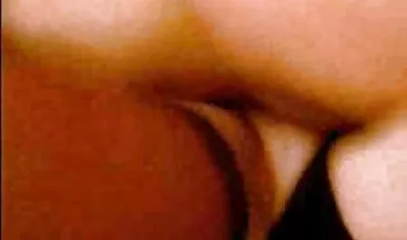 Remplissez la télécharger video porno gratuit langue avec anal et baiser le vagin.