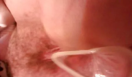 Latina baisée film gratuit porno amateur par un jeune homme dans la cuisine.
