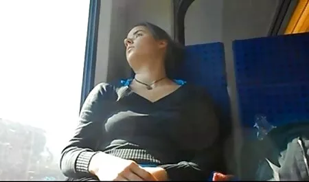 Les femmes lettones touchent le vagin film x pornographique gratuit avec les doigts.
