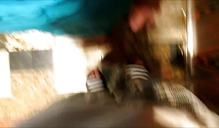 Les touristes qui baisent avec de gros tétons dans la chambre d'hôtel. film pornographique francais gratuit