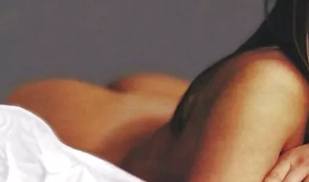 Les brunes jouent avec les hommes et porno complet en streaming font l'amour.