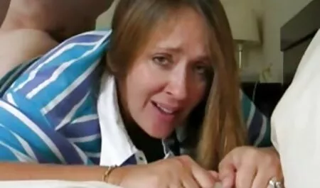 Tatouage d'une bite raide dans les montagnes. extrait video porno