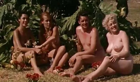 La petite amie du vendeur de filmxxx tu kif sex-shop comme phallus.