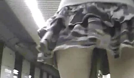 Un rappeur mangeant video film sexe gratuit des fans blancs.