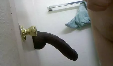 Elle film x porno dingue se baise avec une bouteille.