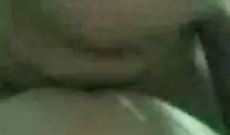 Le PET regarder un film porno gratuit en streaming blond qui vit dans le trou.