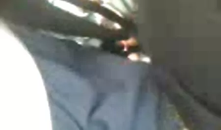 Belle-mère tâtonne le clitoris de sa belle-fille avec un gode. extrait video xxx gratuit