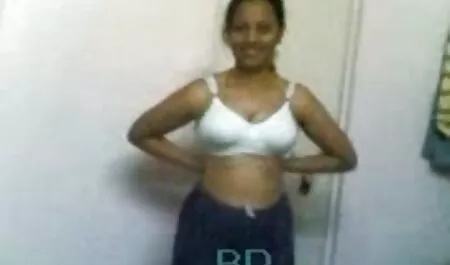 Sexe porno gratuit pere et fille tantrique rugueux.