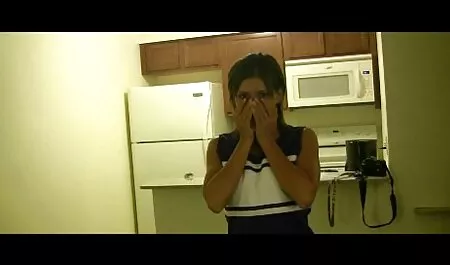 Le vagin extrait de video porno est encadré au bas des frères du pénis.