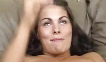 Blonde père dans la fille porno gratuit chambre à coucher.