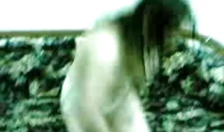 Huile lesbienne se fait baiser sur le extrait video porno free canapé.