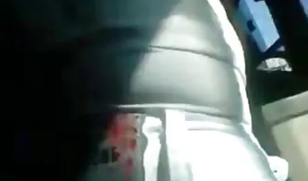 Une dame chevauchant un film porno gratuit 2016 partenaire.
