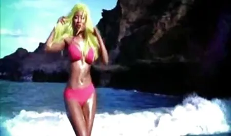 Une fille maigre ayant des rapports sexuels gras. video française x gratuite